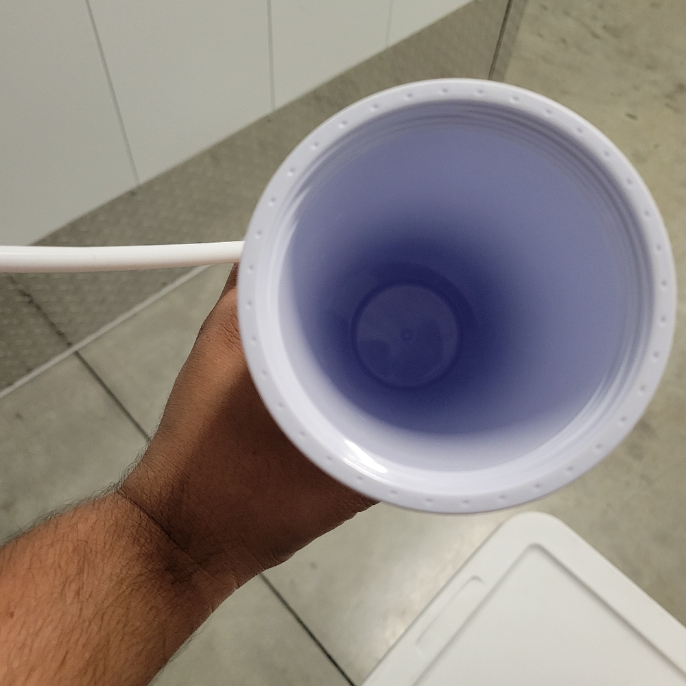 2019 Holiday 24oz Starbucks tumbler - Picture 4 of 11